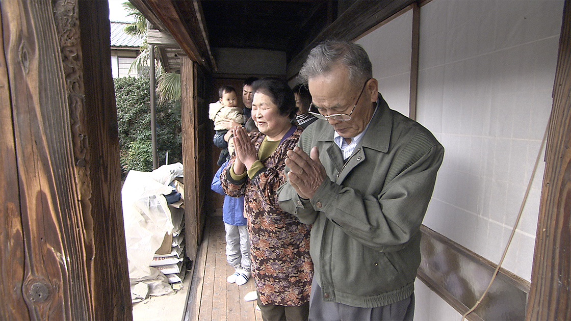 05.養蚕農家の新年。初日の出と正月料理。元旦のそば｜群馬県